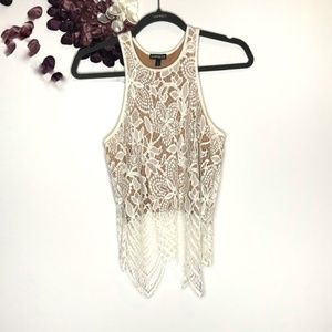 Express Cream Scalloped Lace Overlay Shell |XS